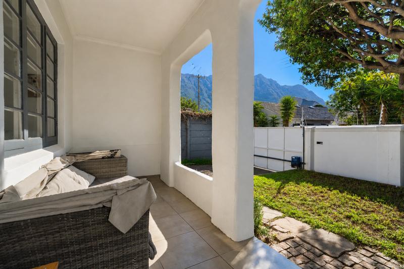 2 Bedroom Property for Sale in Harfield Village Western Cape